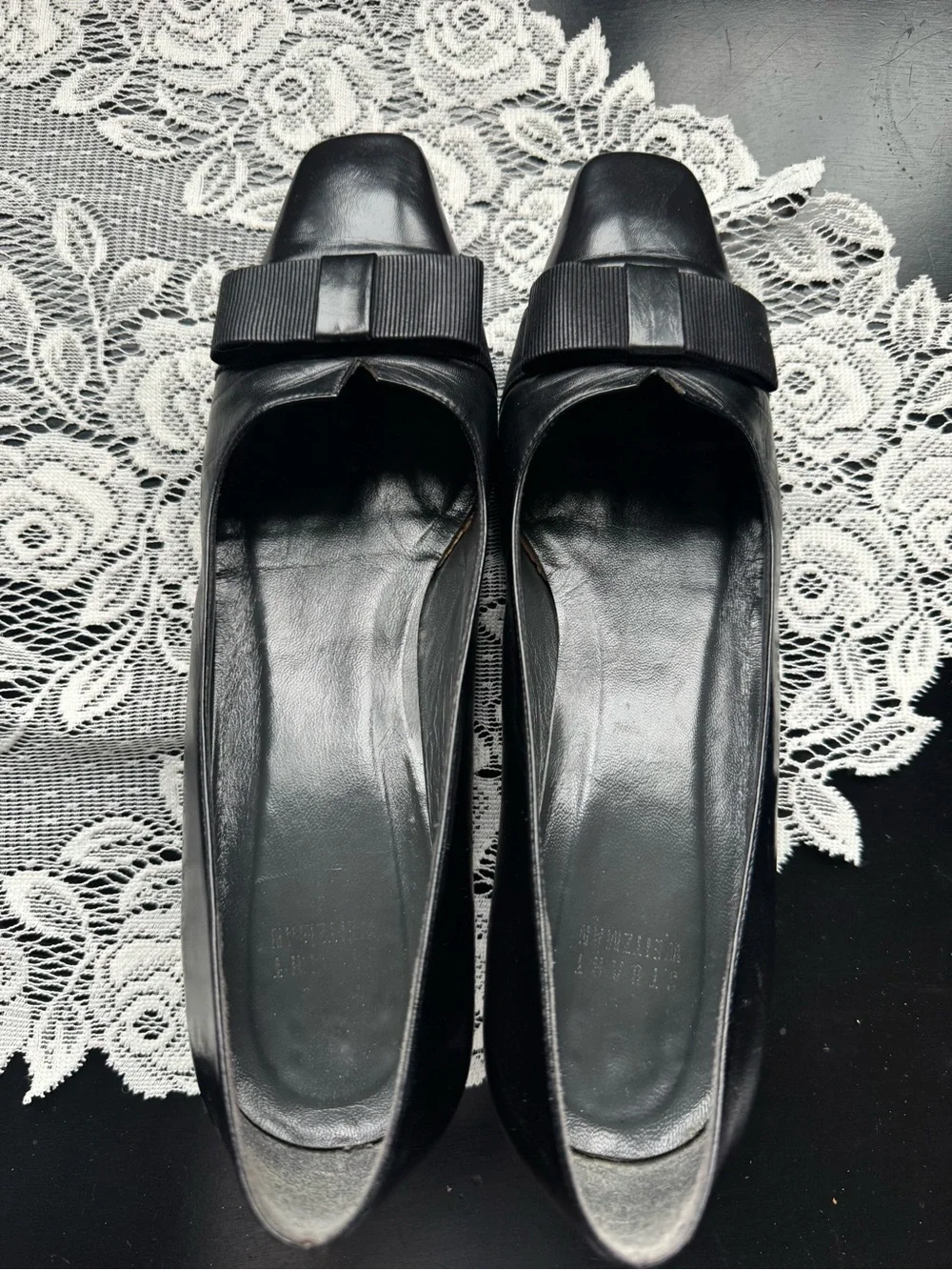 Stuart Weitzman Women's Bow-Accent Soft Patent Leather Slip-on Pumps - Picture 7 of 9